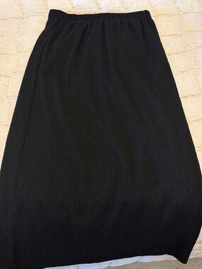 Classic Black Women's Mid-Length Skirt